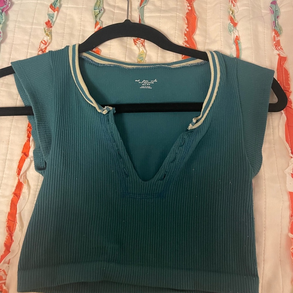 urban outfitters green go for gold top
